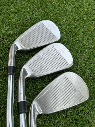 Full set of Taylormade Golf clubs