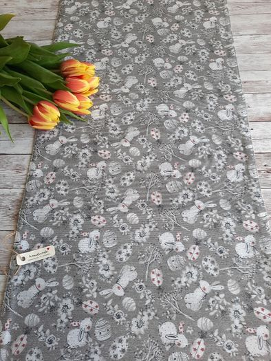 EasterTable runners / Placemats. Green or grey.