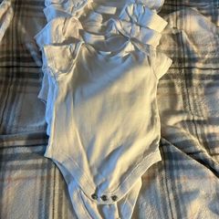 new vests 9/112 mths