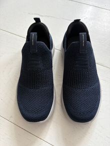New Boys Skechers Air-Cooled Memory foam, size uk12/eu30