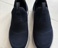 New Boys Skechers Air-Cooled Memory foam, size uk12/eu30