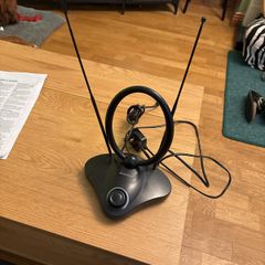 TV aerial - indoor powered