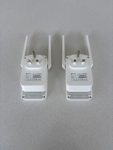 TP-Link AC1200 WiFi range extender (pair)