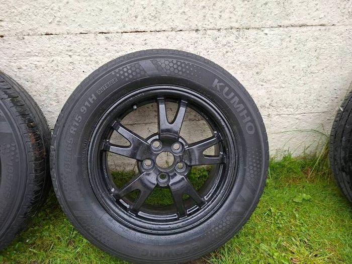 195/65/15 Kumho tyres & alloys