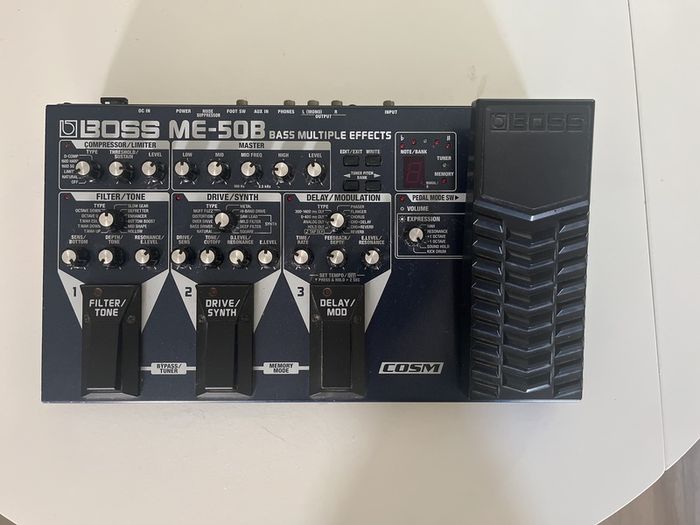 Boss Me50b multi effects bass pedal