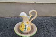 Old washing bassin set
