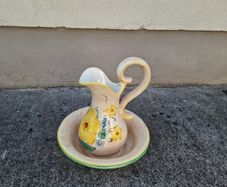 Old washing bassin set