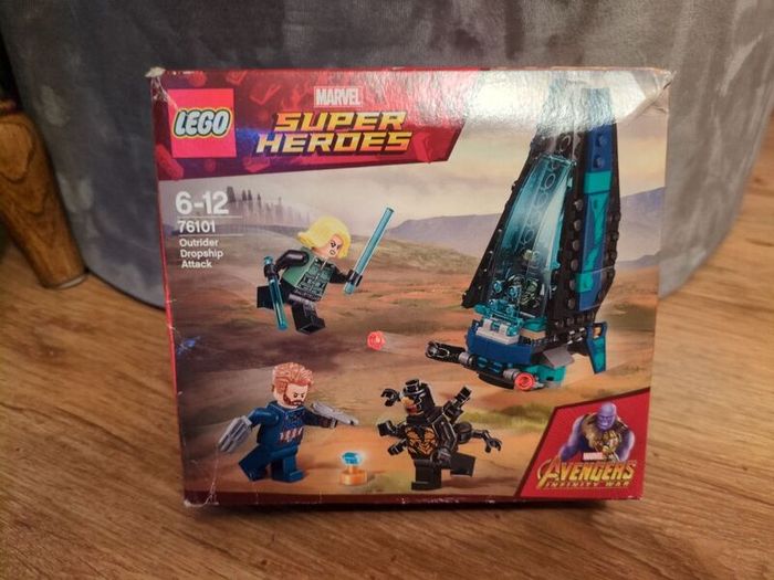 Lego #76101 Outrider Dropship Attack