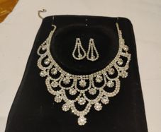 crystal necklace set