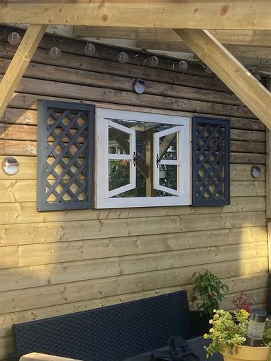 Garden mirror reflection window
