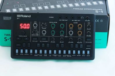 Roland Aira S-1 Synthesizer