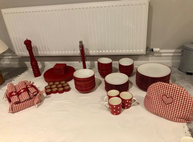red dinnerware full kitchen set