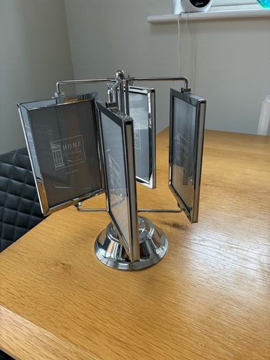 Rotating Picture Frame.