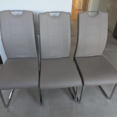 6 Kitchen/Dining Chairs