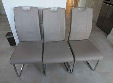 6 Kitchen/Dining Chairs