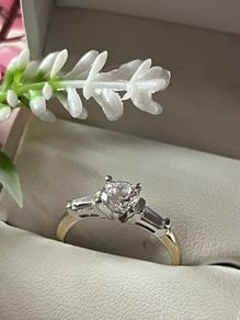 9ct Yellow Gold Ring.
