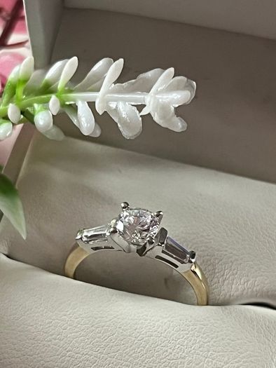 9ct Yellow Gold Ring.