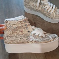 JC PLAY lace runners