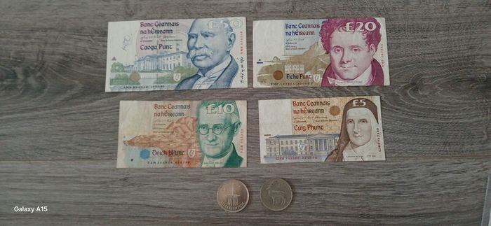 Irish punt notes and coins