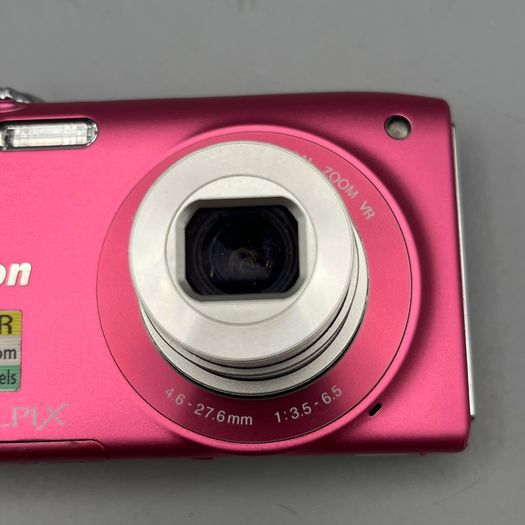 Nikon Coolpix S3300 16MP Digital Camera Pink - Full Kit