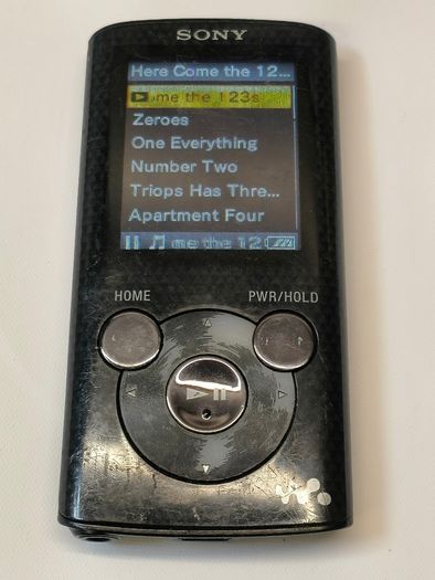 Sony Walkman NWZ-E384 Digital Media Music Player MP4 Black
