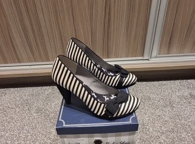 Ruby Shoo black stripe - uk 8 eu 41