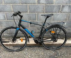 GIANT hybrid bike