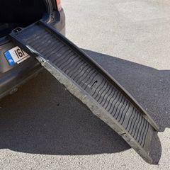 Dog ramp foldable