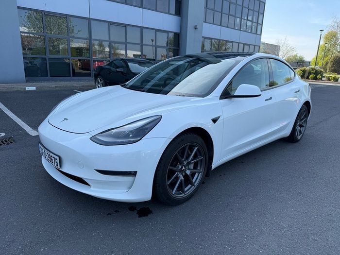 2022 Tesla Model 3 Long Range Awd