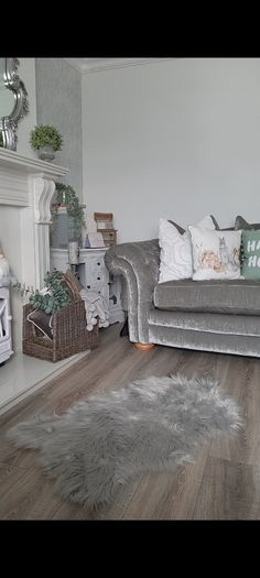 Small Grey Shaggy Rug