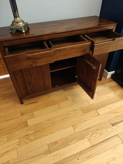 Sideboard / 1.2 W /810 H / 400 D.