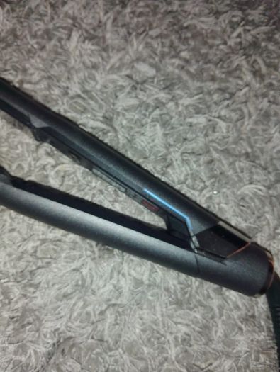 Hair straightener