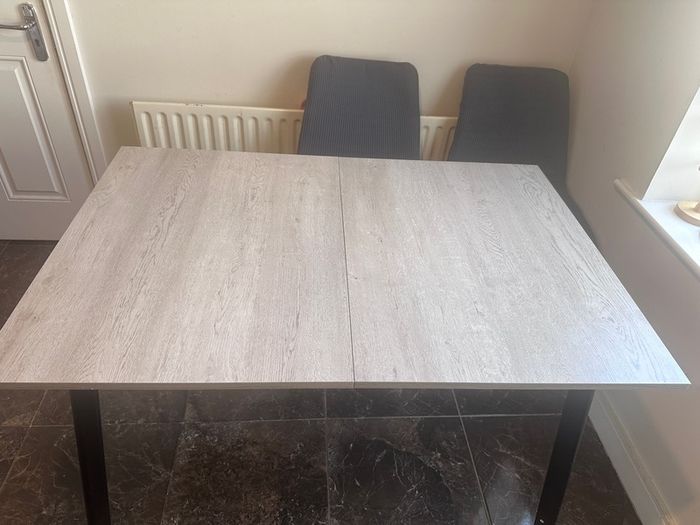 Extendable dining table Ono
