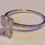 14k Gold ring with 2.09 ct Lab-Grown Diamonds, 1.89 ct main diamond cerified by IGI Laser inscripted Image 3