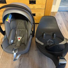 Cybex Cloud T car seat plus swivel base
