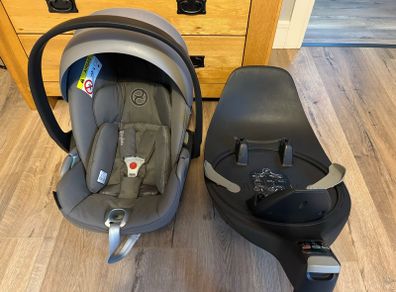 Cybex Cloud T car seat plus swivel base
