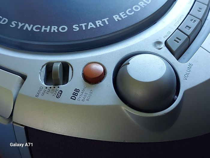 PHILIPS CD Radio Cassette Recorder, Model AZ1120,  in excellent cosmetic condition