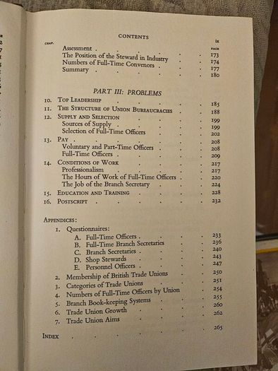 Trade Union Officers. By H. A  Clegg. A Studie Of Full Time Officers,branch Secretaries A D Shop Stewarts In British Trade Unions. First Edition 1961. Hardback In Good Condition.  See Photos For Same.