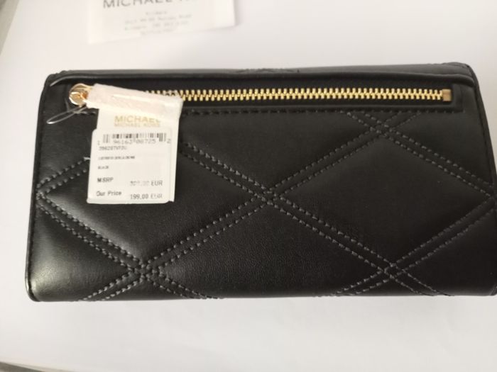 New Michael Kors Wallet