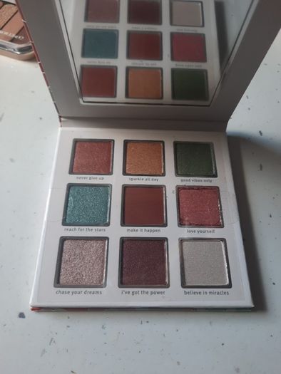 crystal power eyeshadow palette