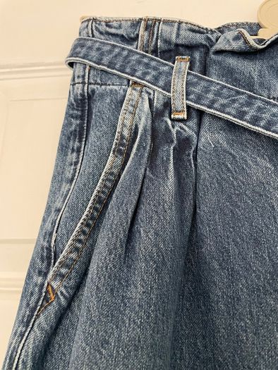 Abercrombie & Fitch Paper Bag High Rise Mom Jeans - Size 29 - Raw Hem