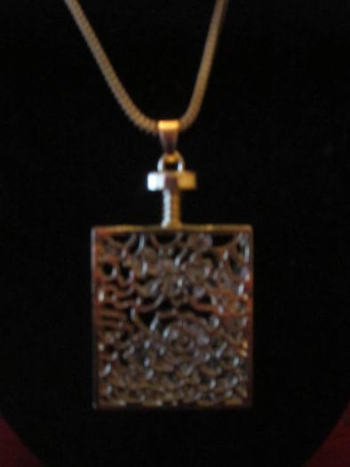 18ct Gold Plated Floating Charm pendant