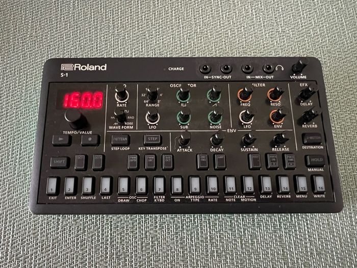 Roland Aira S1