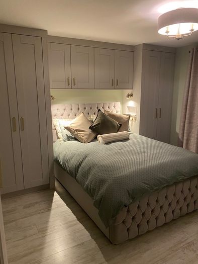 Carpenter Handyman kitchen fitter Flat pack specialist
