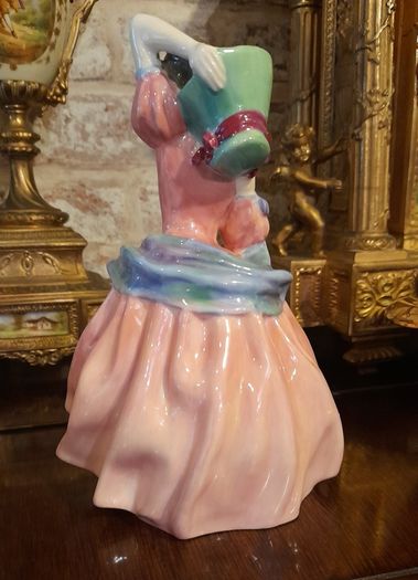 Royal Doulton figurine "May time"