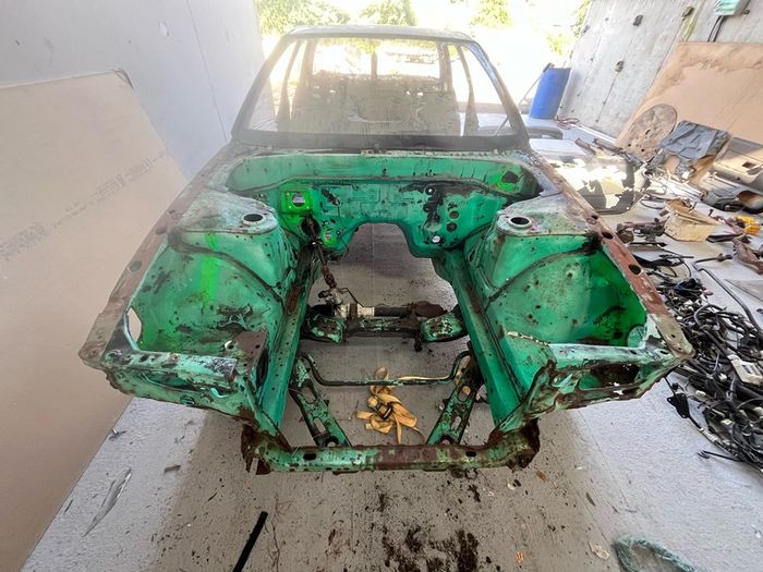 Skyline R32 4 door
