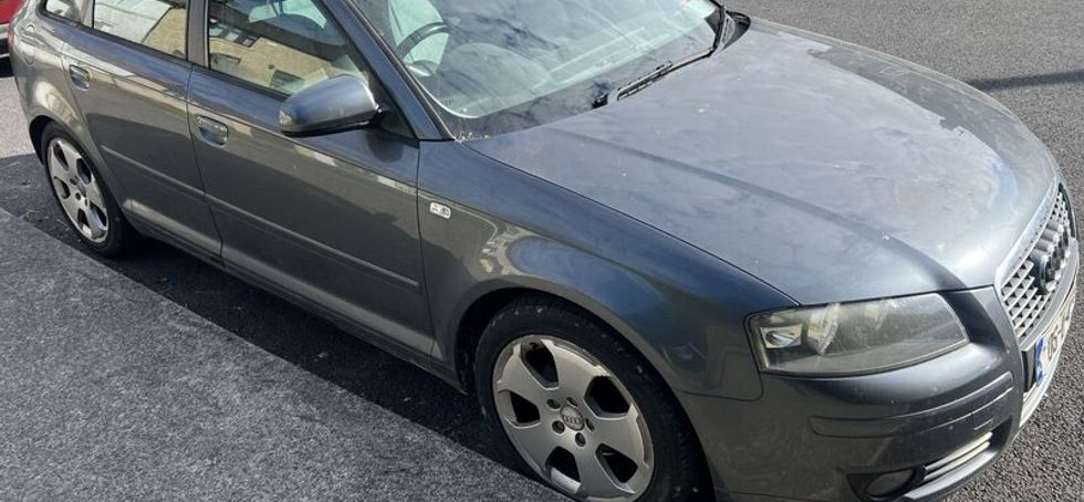 Audi A3 Sportback 1.6 FSI (Needs repair) Tax July