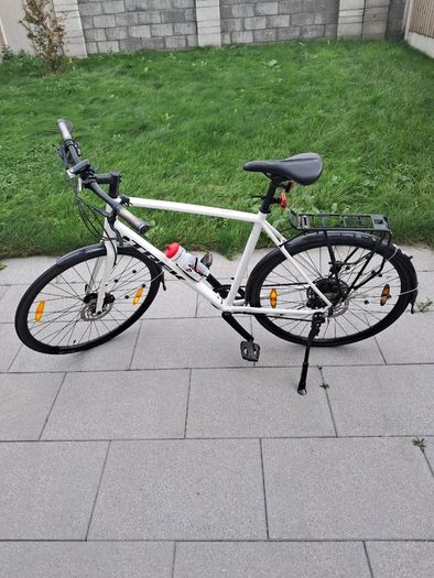 Trek FX 3 hybrid bike