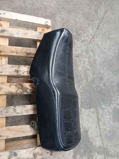 suzuki gn125 seat
