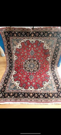 Fine Persian Tabriz Wool and Silk Hand Knotted Rug Carpet